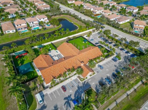 8297 28th St, Hollywood FL  33024-3187 exterior