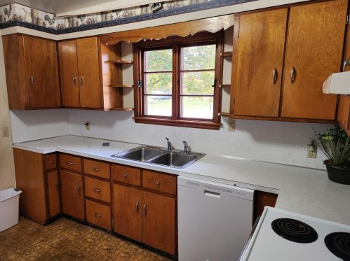 5968 Granville Rd, Mount Vernon, OH 43050-9418