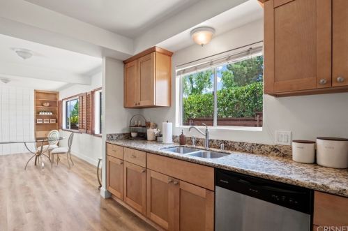 3653 El Caminito, Glendale CA 91214-1716 exterior