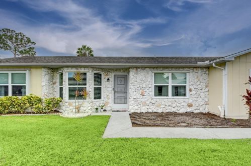568 Lincoln Ave, Fort Pierce, FL 34983-1030