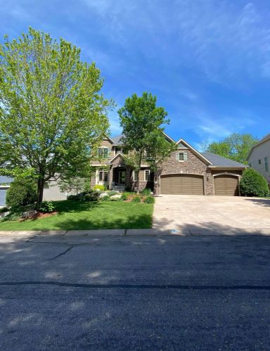 2300 Gervais Hills Dr, Saint Paul, MN 55117-6039