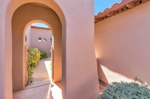 30 Colinas, Sedona, AZ 86351-9238