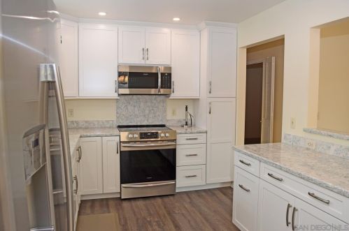 17469 Plaza Blvd, San Diego, CA 92128-7087