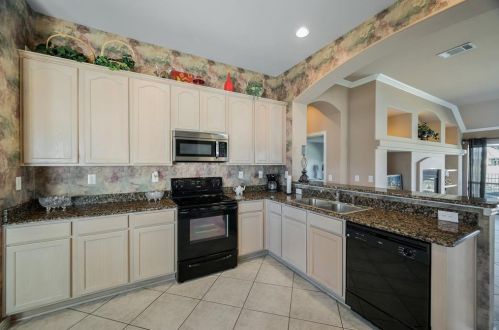 9504 Orangewood Trl, Denton TX 76207-8624 exterior