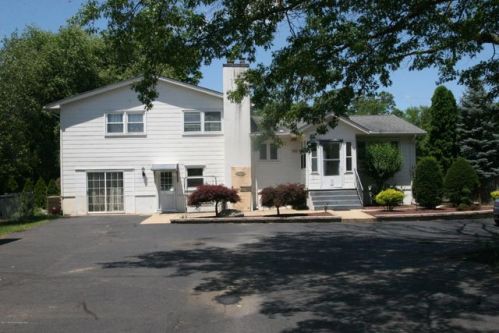 223 Tennent Rd, Morganville, NJ 07751-1026