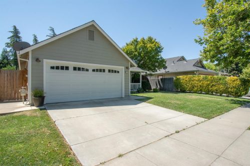 204 White Oak Ln, Winters, CA 95694-2135