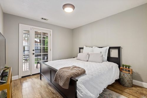 424 Stanford St, Vacaville CA  95687-4653 exterior