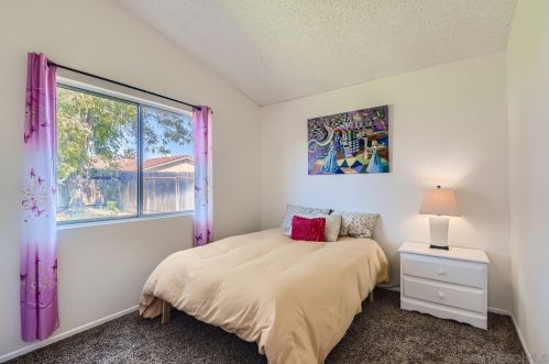 27153 Rainbow Creek Dr, Temecula CA  92591-4512 exterior