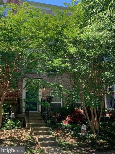 1410 Saunders Dr, Fredericksburg VA  22401-2674 exterior