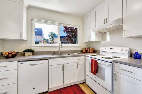 869 Stonegate Dr, South San Francisco, CA 94080-1556