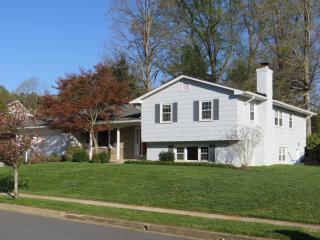 2603 Meredith Dr, Vienna VA  22181-4040 exterior