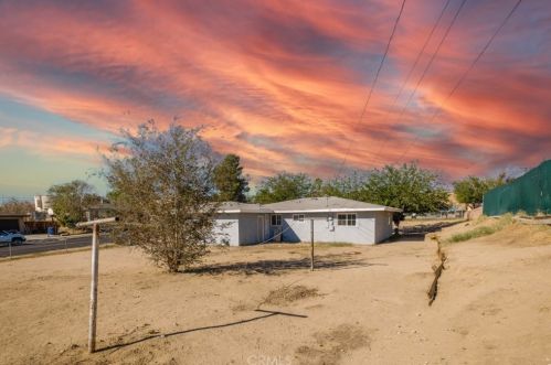 16434 Yucca Ave, Victorville CA  92395-3533 exterior