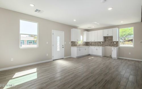 5006 35th Dr, Phoenix AZ  85041-2622 exterior