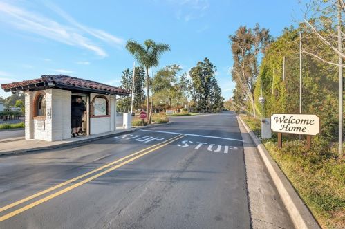 3340 Don Tomaso Dr, Carlsbad CA  92010-3951 exterior