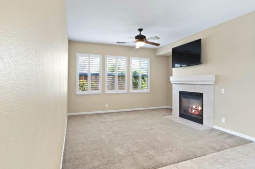4229 Montara Dr, Turlock CA  95382-7365 exterior