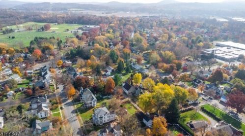 320 Knowlton St, Belvidere NJ  07823-1824 exterior