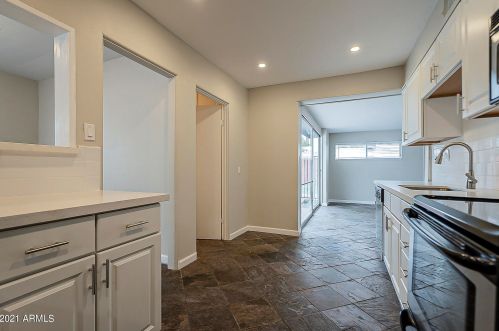 7020 12 St, Phoenix AZ 85086-4800 exterior