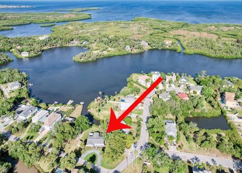 7213 Peninsular Dr, New Port Richey, FL 34652-1046