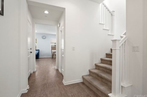 22011 Propello Dr, Santa Clarita, CA 91350-8548