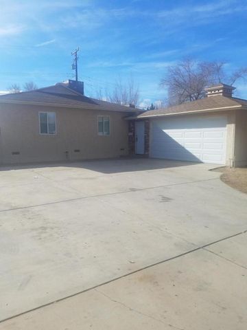 1378 Jenner St, Lancaster, CA 93534-2121