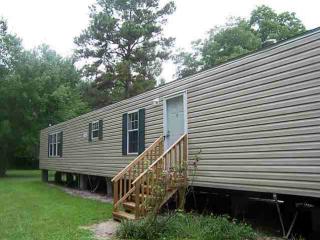 819 Jim Blake Rd, Jacksonville NC  28540-7704 exterior