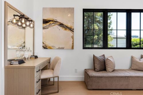 4955 Haskell Ave, Van Nuys CA  91436-1674 exterior