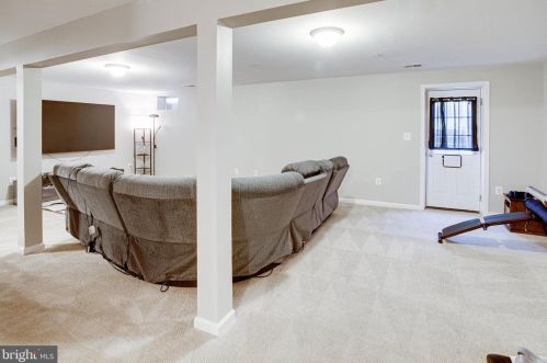 3602 Eagle Ridge Dr, Woodbridge VA  22191-6564 exterior