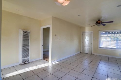 1117 Loma Vis Dr, Long Beach CA 90813-2806 exterior