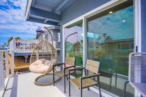 824 Anacapa Ct, San Diego CA  92109-8203 exterior