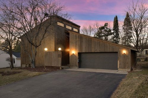 9809 Colorado Cir, Minneapolis, MN 55438-1738