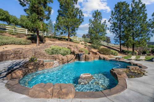 41664 Camino Del Vino, Temecula CA  92592-8439 exterior