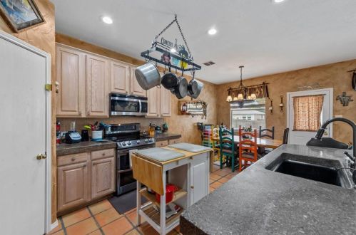 1612 Marble Cove Ln, Denton TX  76210-5820 exterior