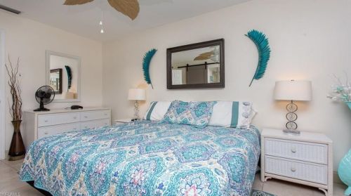 905 52nd St, Cape Coral FL  33914-7086 exterior