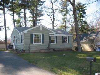 32 Swan Hill Dr, Springfield, MA 01129-2020