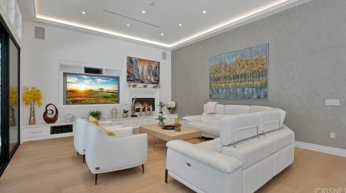 3825 Prado Del Trigo, Calabasas CA  91302-3638 exterior