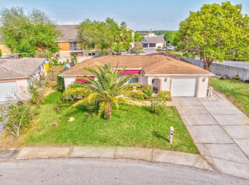 9100 Barrington Ln, Port Richey, FL 34668-5101