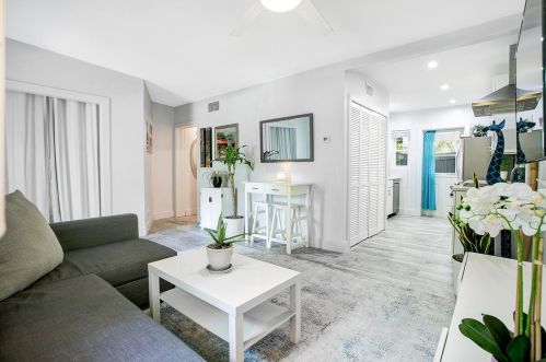 1009 Pine St, Orlando FL  32801-3055 exterior