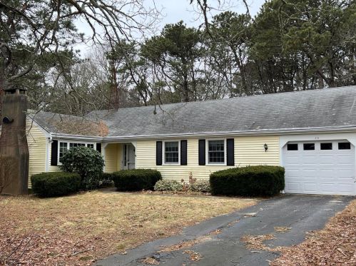 25 Freeman Rd, Yarmouth, MA 02675-2304