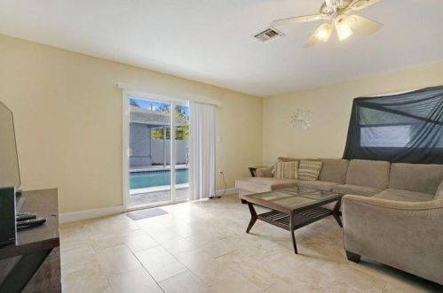 3943 4th Ave, Boca Raton FL  33431-5718 exterior
