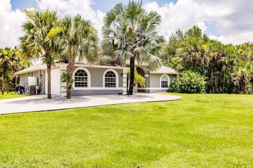 3265 34th Ave, Naples, FL 34117-7805