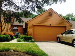 7474 Millrace Ln, Macedonia, OH 44067-2346