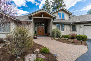 19570 Green Lakes Loop, Bend OR  97702-1092 exterior