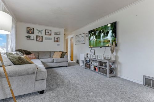 2804 Columbus St, Darbydale OH  43123-2863 exterior