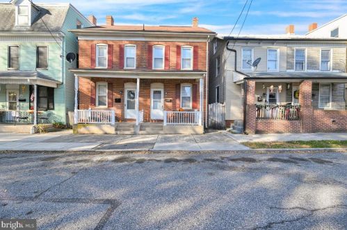 62 East St, Spring Grove PA  17362-1210 exterior
