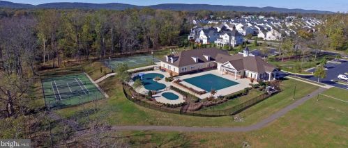 5312 Kernstown Ct, Haymarket VA  20169-4504 exterior