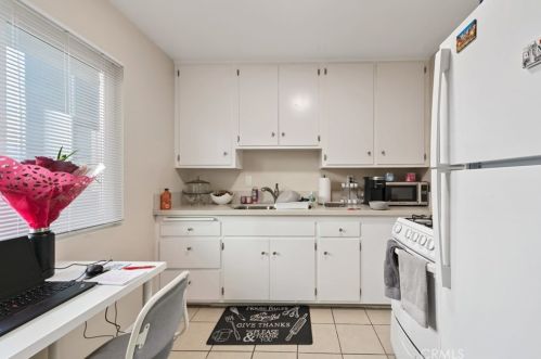 5729 California Ave, Long Beach CA  90805-4738 exterior