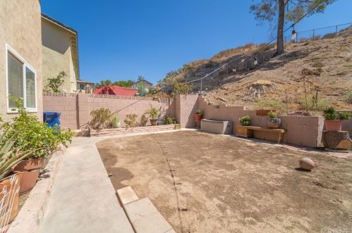 29000 Gladiolus Dr, Santa Clarita CA  91387-1828 exterior