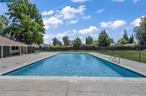 57 Meadowbrook Ave, West Pittsburg CA  94565-5550 exterior