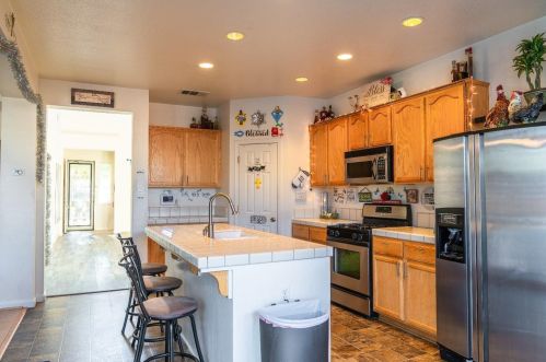 5812 Homewood Way, Riverbank CA  95367-9550 exterior