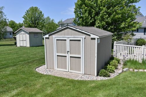 715 Apple Orchard Dr, Waterford WI  53185-2895 exterior